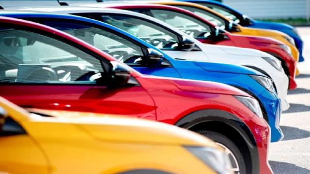 Mercato auto: nel 2021 +2,6% per i prezzi del nuovo e +0,2% per l’usato