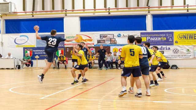Pallamano Serie A2, terzo ko di fila per l'Handball Club Monteprandone. Anche Modena passa al Colle Gioioso