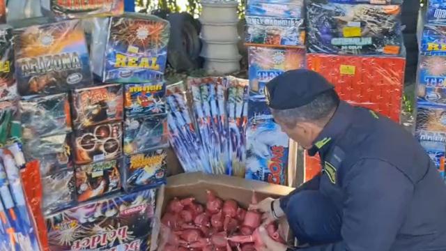 Guardia di Finanza, sequestrate 40 tonnellate di fuochi d’artificio illegali 