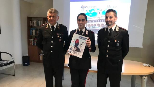 Ascoli Piceno, il Comandante Domenico Barone presenta il calendario dell'Arma dei Carabinieri 2024