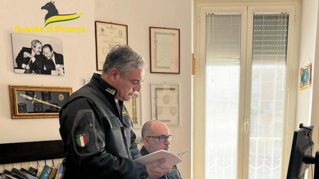 Guardia Finanza Macerata: denunciati amministratori di chalet a Civitanova Marche. Indagati quattro funzionari pubblici