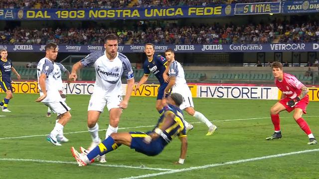 Verona-Ascoli 3-1, Picchio eliminato a causa di troppe ingenuità difensive. A segno Forte su rigore