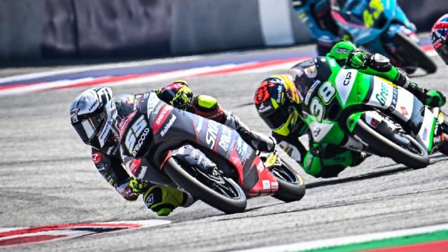 Moto3, Fenati fuori dalla zona punti nel Gran Premio d'Austria. Vince Oncu davanti ad Holgado