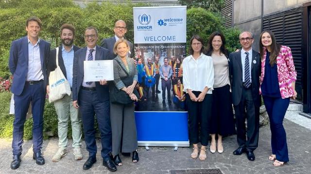 Stabilimento Pfizer di Ascoli Piceno, UNHCR assegna logo Welcome per la sua politica a favore dei rifugiati  