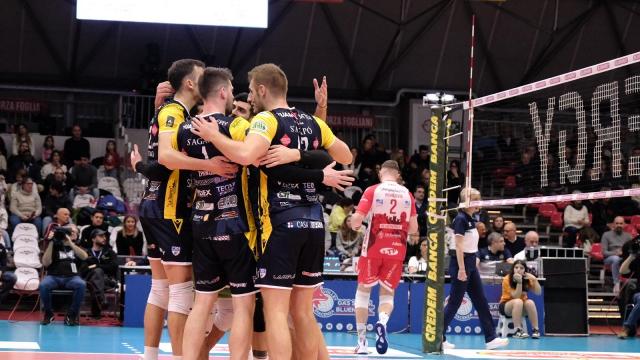 Volley SuperLega, tanta buona volontà per la Yuasa Battery Grottazzolina a Piacenza ma ancora non basta