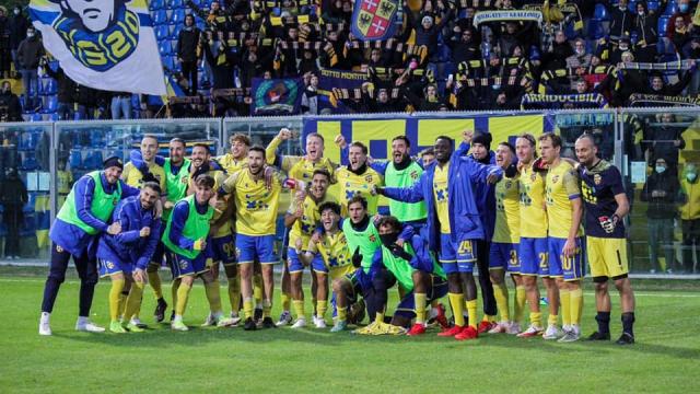 Serie C 30° turno: Fermana in estasi per il successo nel derby con l'Ancona Matelica. Vis Pesaro sconfitta a Gubbio