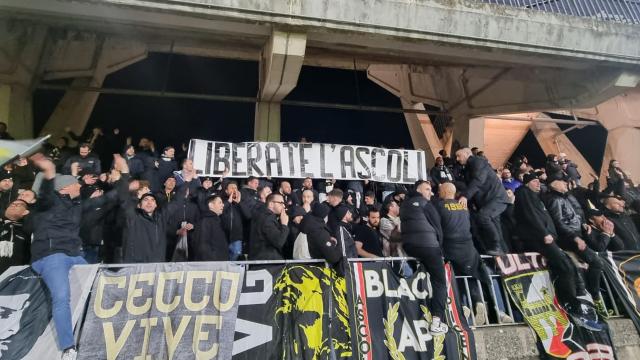 Prosegue il silenzio stampa in casa bianconera dopo il ko di Campobasso. Ultras: “Liberate l'Ascoli”