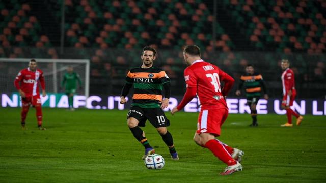 Serie B: anticipi 11° turno. Il Monza risorge a Venezia, il Chievo asfalta la Reggina