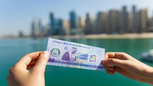 Aprire un conto corrente a Dubai: vantaggi e documenti richiesti