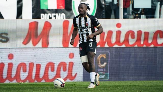 Ascoli Calcio, scade il contratto di Adjapong. Stagione con 32 presenze ufficiali, esiziale l'espulsione di Campobasso
