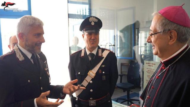San Benedetto del Tronto, vescovo Bresciani visita la sede del Comando Compagnia dei Carabinieri 