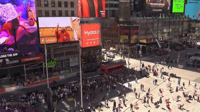 La bellezza delle Marche incanta Times Square: la nuova campagna turistica illumina New York