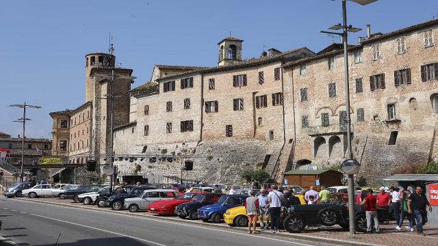 Caem-Scarfiotti, oltre 60 automobili d'epoca al raduno di Cerreto d'Esi 