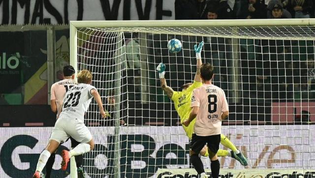 Palermo-Venezia 0-3, gli arancioneroverdi dominano con una doppietta di Pohjanpalo ed il gol di Gytkjaer