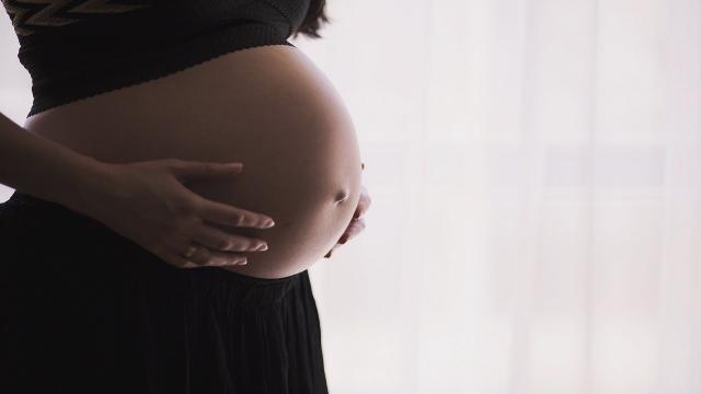 L'importanza di una corretta idratazione durante i mesi della gravidanza
