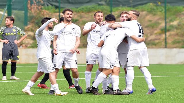 Eccellenza Marche, l'Atletico Ascoli del nuovo tecnico Pirozzi supera 2-1 il Valdichienti Ponte