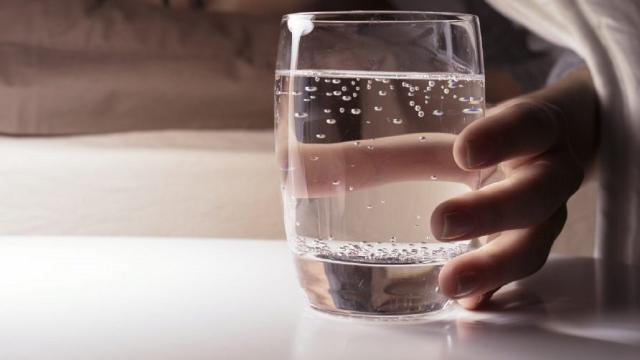 Idratazione e sonno: l'importanza dell'acqua per un riposo sano