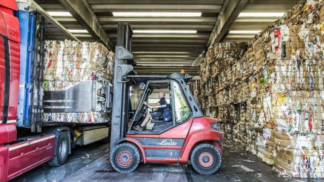 A scuola di riciclo con Comieco: nelle Marche otre 700 studenti per spiegare le diverse fasi del ciclo