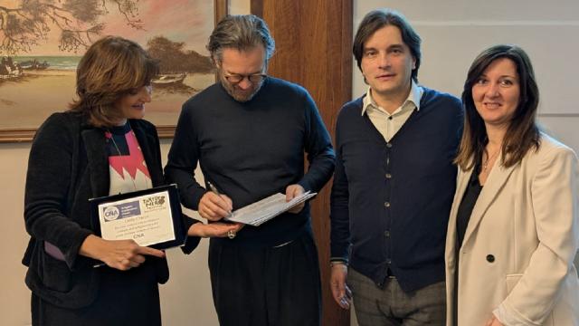 Roccafluvione, una targa dalla Cna Picena per omaggiare gli chef Cracco e Mazzaroni