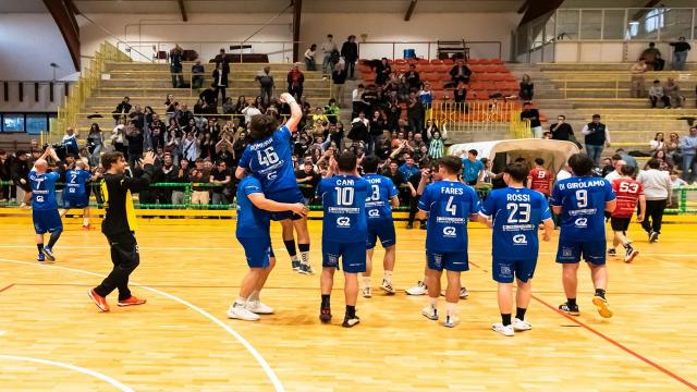 Pallamano: Handball Club Monteprandone, vittoria e vetta della classifica