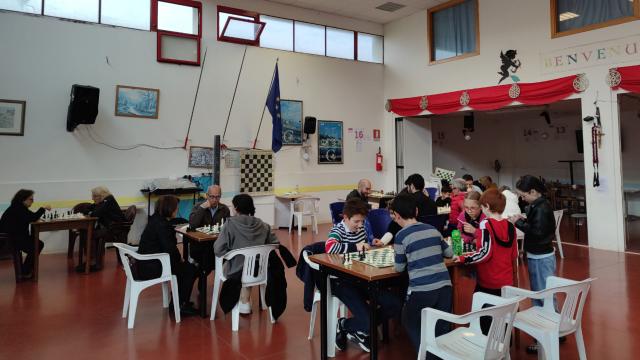 Grottammare, riparte l'iniziativa 'Lezioni e partite libere di scacchi' 