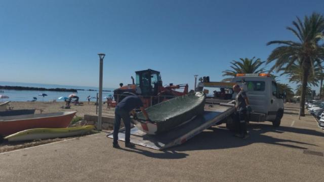 Grottammare, rimosse dalla spiaggia barche abbandonate. In preparazione l'avviso per la vendita
