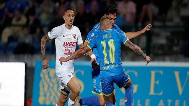 Playoff Serie C: semifinali d'andata, la Carrarese batte di misura il Benevento. Pari tra Avellino e Vicenza