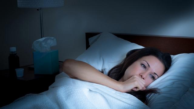 Tosse notturna: come tornare a dormire e riposare al meglio