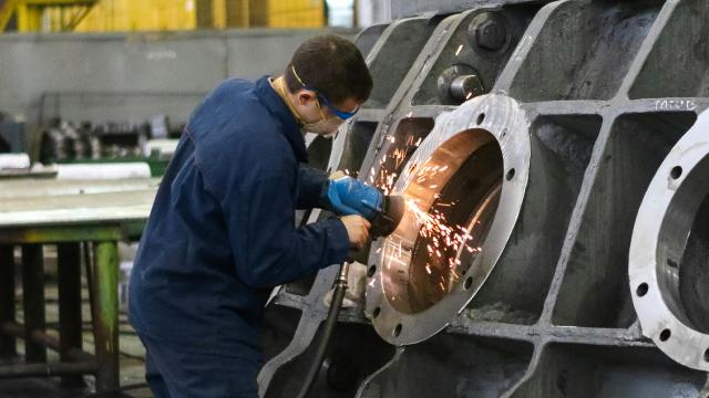 Nelle Marche meno contratti stabili e più lavoro flessibile. Uil: “Serve strategia e non rincorsa all’emergenza”