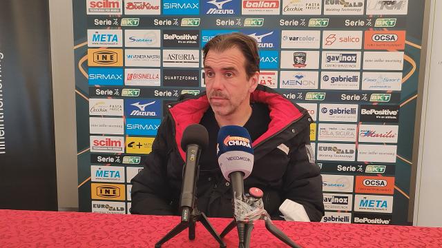 Cittadella-Monza 1-2, le voci di Gorini (“Siamo dei cogxxxni”) e Stroppa (“Vincere in 9 è straordinario”)