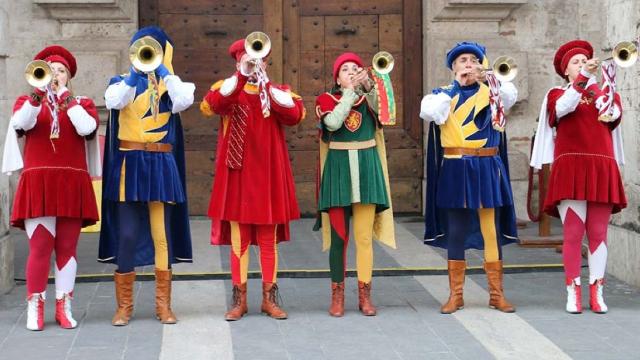 Quintana di Ascoli Piceno, annullato 'Sestieri all'Erta'. Sorteggio gare sbandieratori alla presentazione del Palio