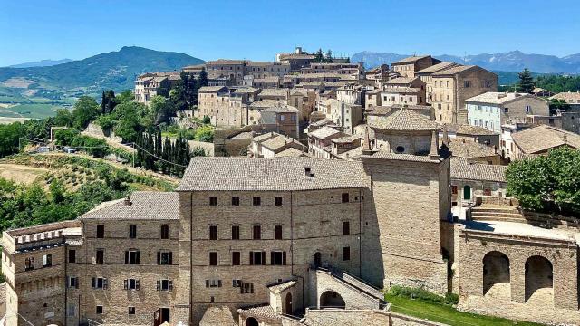 Mercato immobiliare: crescita straordinaria per Montalto delle Marche con + 125% nel primo semestre 2024
