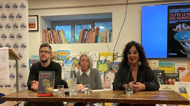 Ascoli: ''Tutte le perle del mondo'', la professoressa Muzzarelli incontra gli studenti del Sacconi