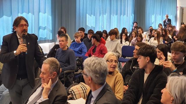 Prefettura Ascoli Piceno, incontro con gli studenti del ''Fermi-Sacconi-Ceci''