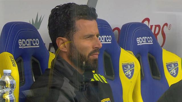 Frosinone-Cosenza 1-0: Grosso (“Molto bravi”), Minelli (“Ad Ascoli scontro diretto”) e Bisoli (“Rigore inesistente”)