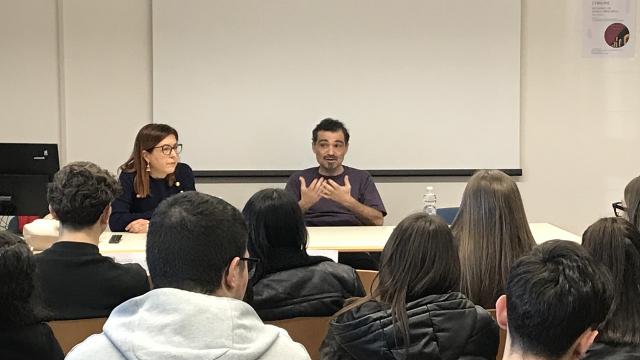 San Benedetto: ''Brucia l'origine'', gli studenti del Capriotti incontrano Daniele Mencarelli