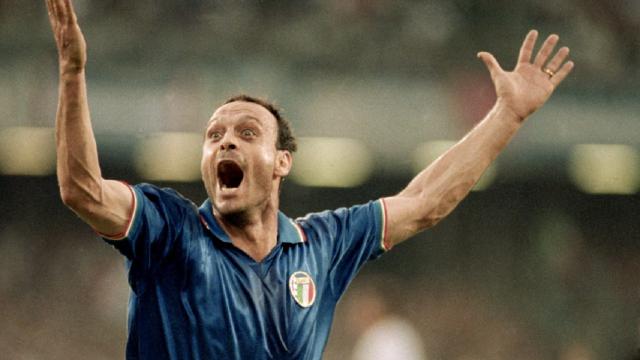 Calcio in lutto, è morto Totò Schillaci. Un minuto di raccoglimento prima di tutte le gare del weekend