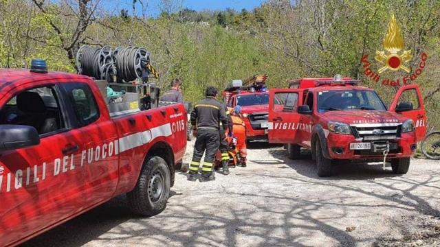 Ascoli Piceno, Vigili del Fuoco e Soccorso Alpino recuperano ciclista caduto durante escursione in mountain bike