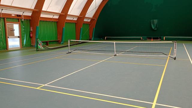 Al Circolo Tennis Marcello Costa di Cupramarittima realizzato un campo coperto per nuova disciplina del Pickleball