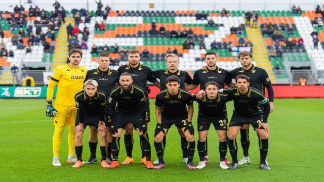 Serie B 15° turno: il Venezia supera 2-1 la Ternana. In parità il big match Cagliari-Parma