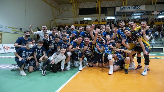 Pallavolo, la Videx strapazza 3-0 l'Aurispa Libellula Lecce nella gara 1 di semifinale playoff