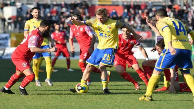 Serie C 25° turno: giornata amara per le marchigiane. Si salva soltanto la Fermana con il pari di Grosseto