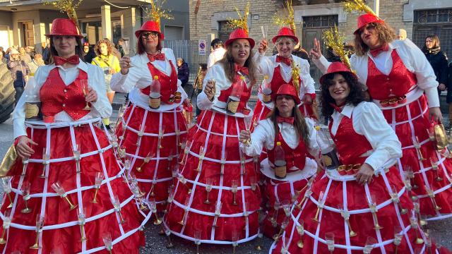 Castignano, la sfilata 'de li Moccule' conclude con cifre da record l’edizione 2024 del Carnevale