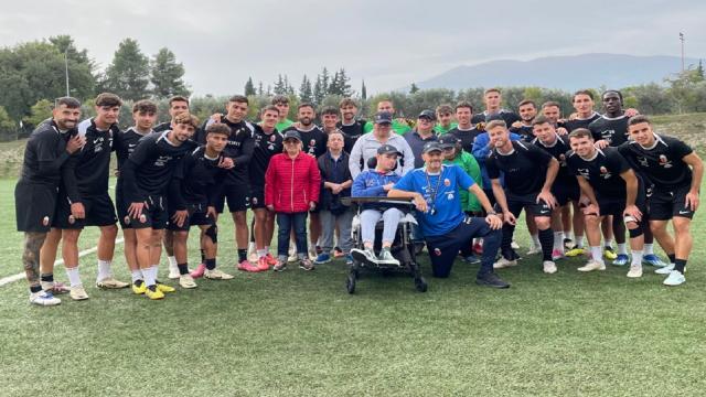Ascoli Calcio, visita dei ragazzi dell'ANFFAS all'allenamento dei bianconeri al Picchio Village