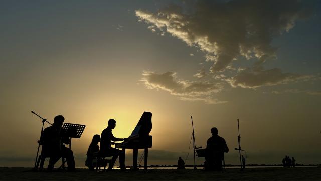 Grottammare: 21esimo FestivaLiszt, concerto all’alba nel tratto antistante Kursaal e concorso fotografico