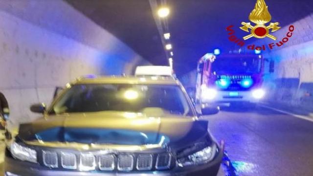 A14, intervento dei Vigili del Fuoco per incidente all'interno della galleria di Pedaso