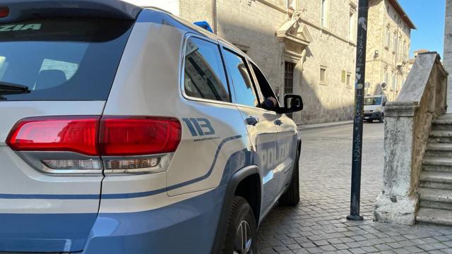 Squadra Mobile Ascoli Piceno: quasi 14 chili di hashish in garage, arrestato 26enne