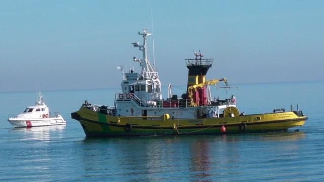 Cupra Marittima, intervento tempestivo della Guardia Costiera per sversamento in mare. Si indaga sui responsabili
