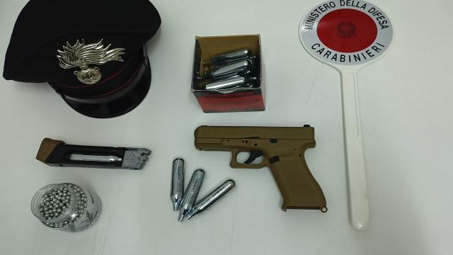 Spinetoli, spara in strada con pistola ad aria compressa. Denunciato 41enne di Colli del Tronto