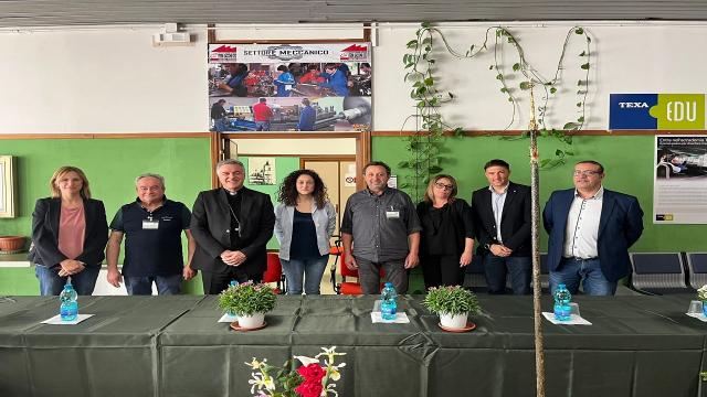 IPSIA ''Sacconi'' Ascoli Piceno, inaugurata la mostra 'Anima e Corpo' curata da docenti ed alunni